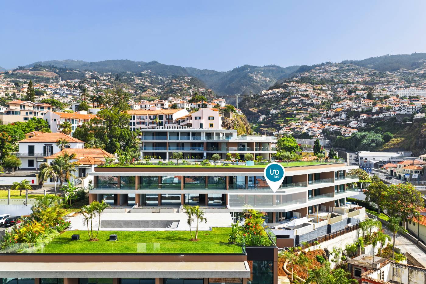 T2 Apartment with 27m² Balcony in Santa Luzia, Funchal — photo 1 of 24